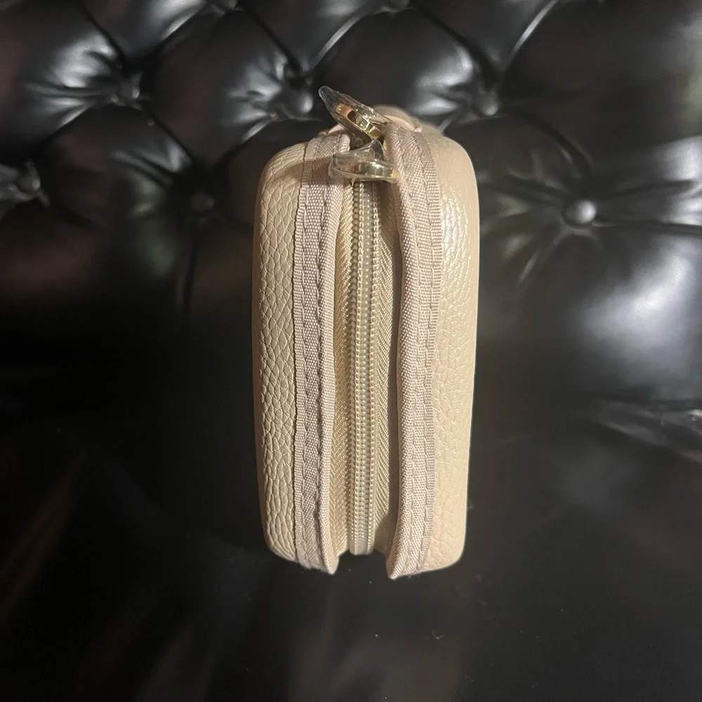 GIORGIO‎ ARMANI cosmetics bag+ Cad holder (Brand new)